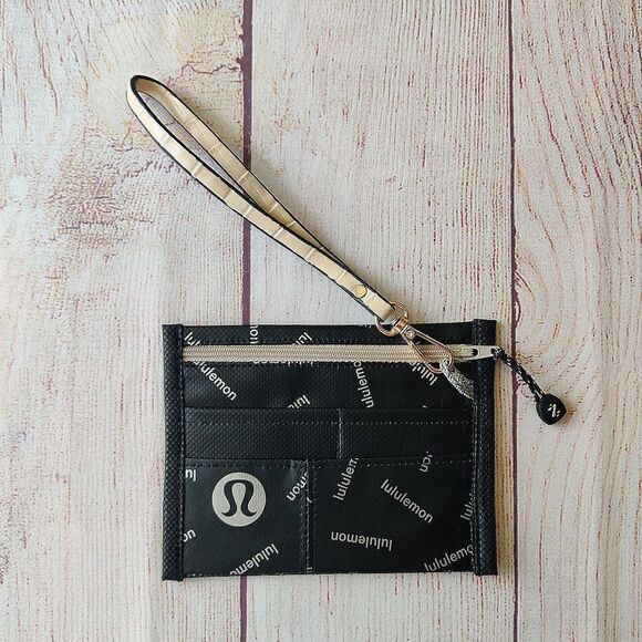 Lululemon handmade credit card ID coin holder with wristlet A41 - Picture 1 of 7
